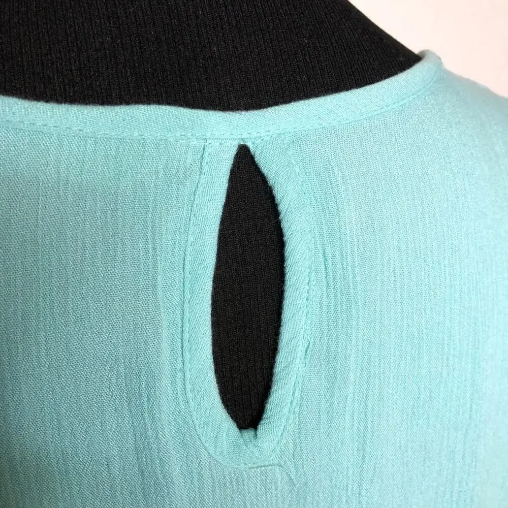 Soft Surroundings light blue cold shoulder shift dress size Petite Medium PM